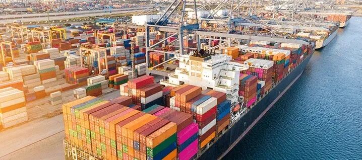 运价连续两周上涨！美线续涨、欧线转跌，波斯湾航线累计涨幅达200%